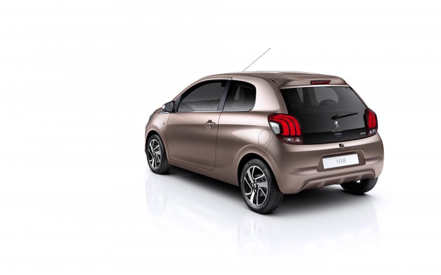  Peugeot 108 3-Door 2014 года  (фото 12 из 44)